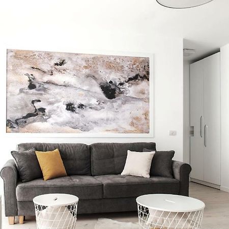West Residence Apartments Timisoara Ngoại thất bức ảnh