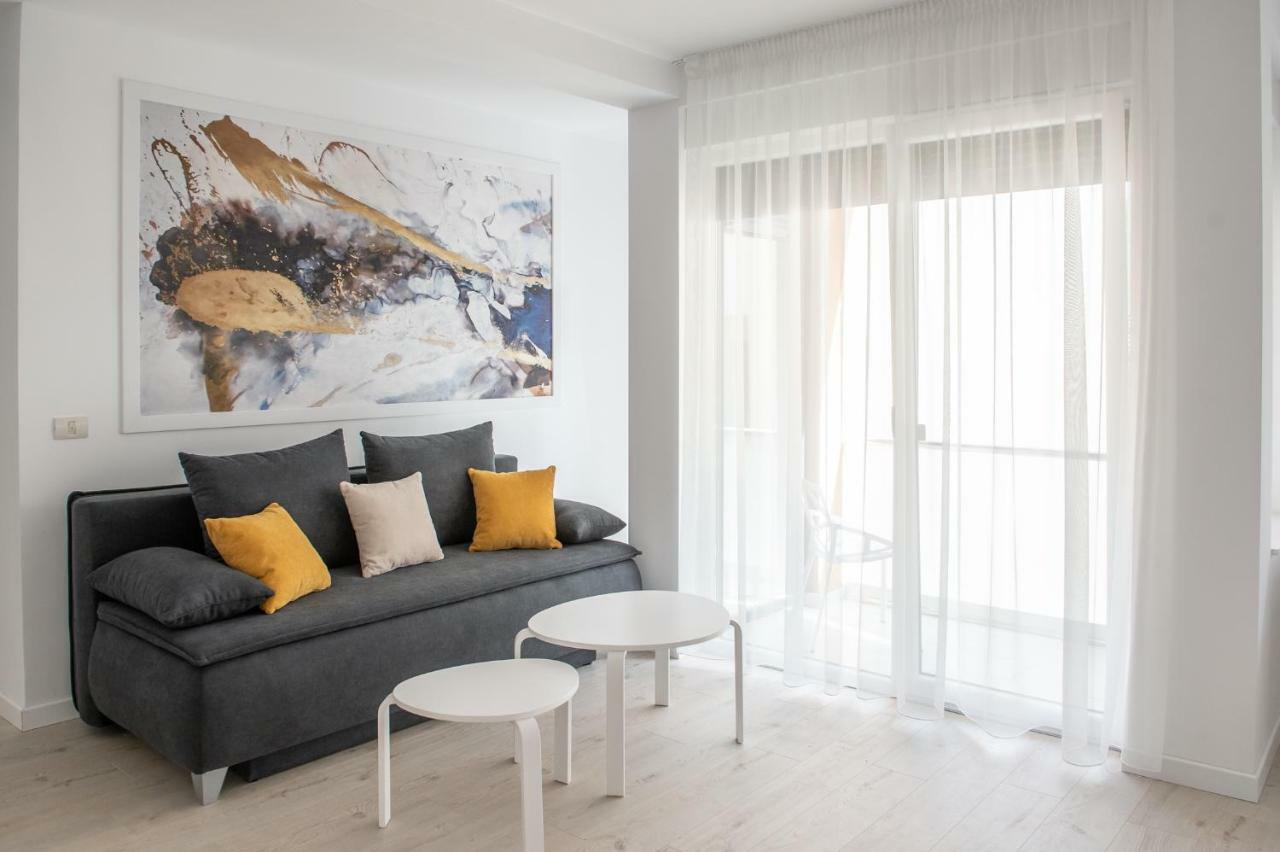 West Residence Apartments Timisoara Ngoại thất bức ảnh