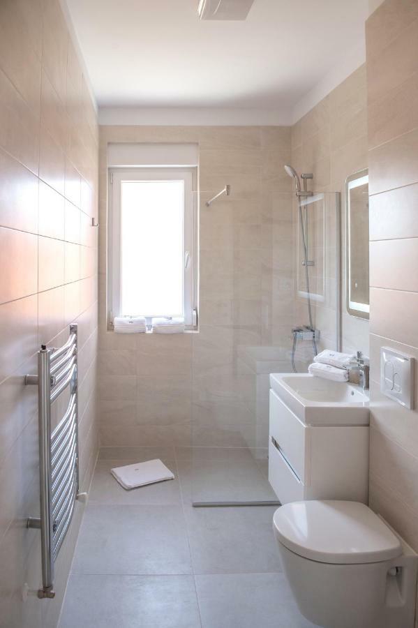 West Residence Apartments Timisoara Ngoại thất bức ảnh