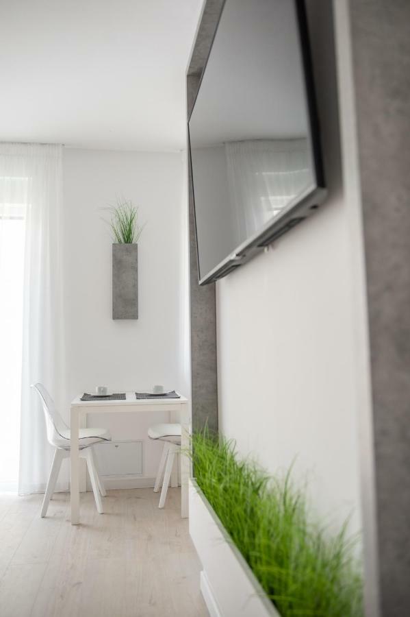 West Residence Apartments Timisoara Ngoại thất bức ảnh