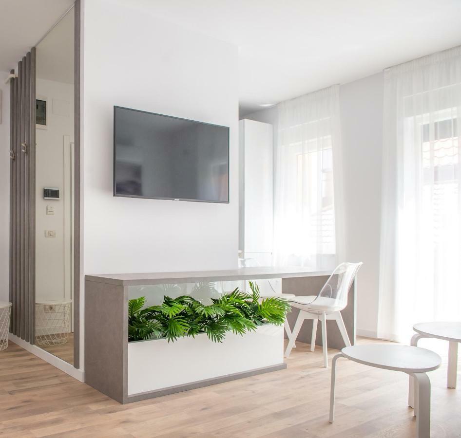 West Residence Apartments Timisoara Ngoại thất bức ảnh